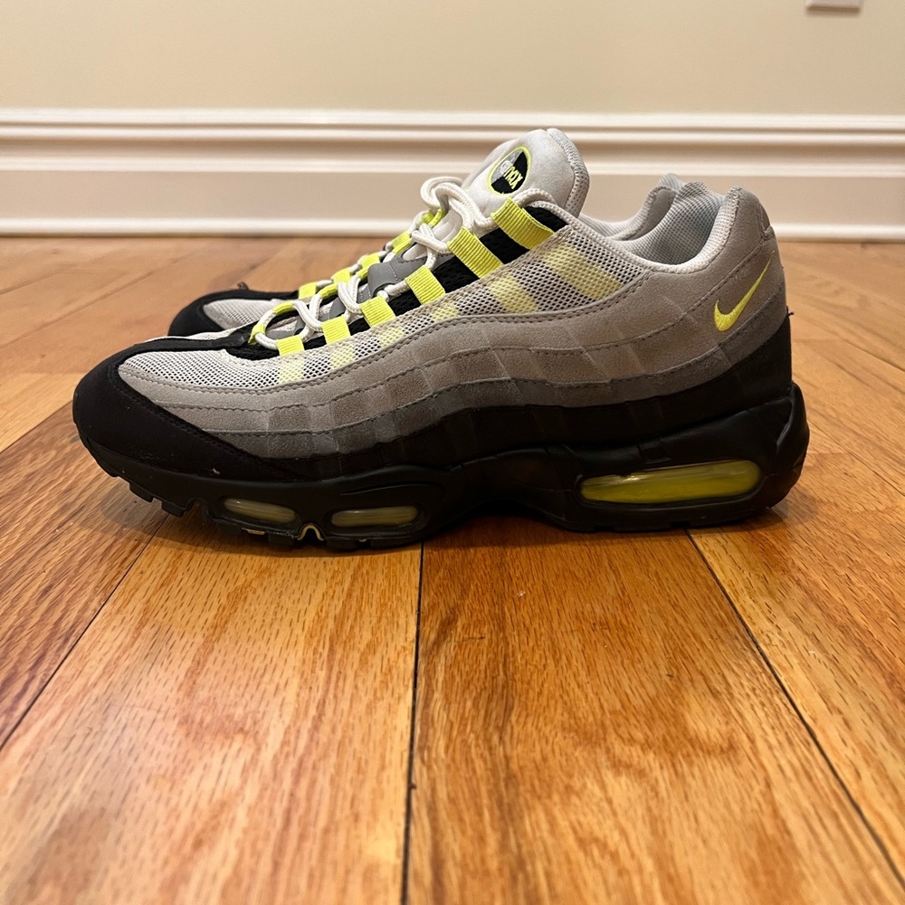 Nike Air Max 95 “Neon” sz 12